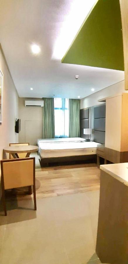 Studio Unit Condo At Antel Serenity Suites Makati Манила Экстерьер фото