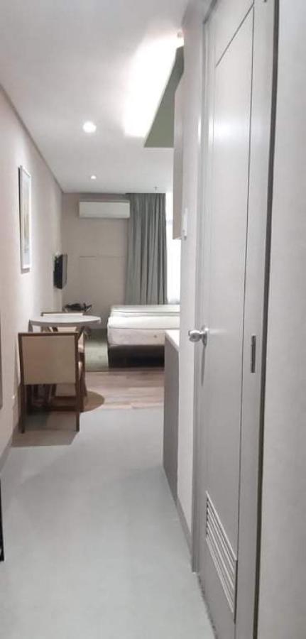 Studio Unit Condo At Antel Serenity Suites Makati Манила Экстерьер фото